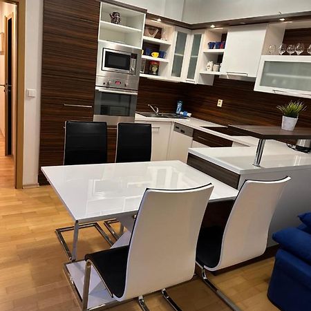 Apartments Spacilova Nearly Center Komarov Екстер'єр фото