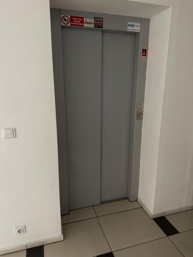 Apartments Spacilova Nearly Center Komarov Екстер'єр фото