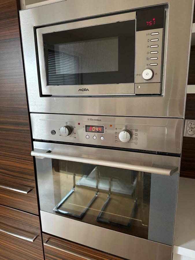 Apartments Spacilova Nearly Center Komarov Екстер'єр фото