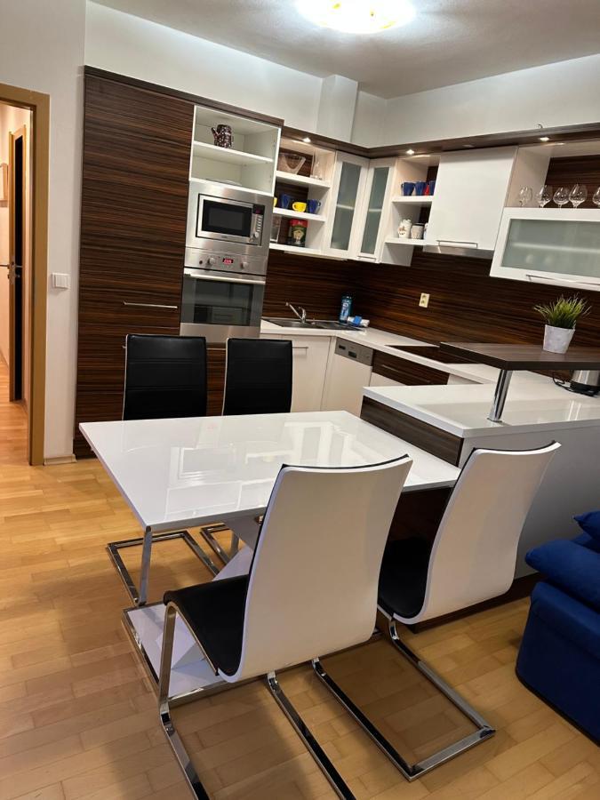 Apartments Spacilova Nearly Center Komarov Екстер'єр фото