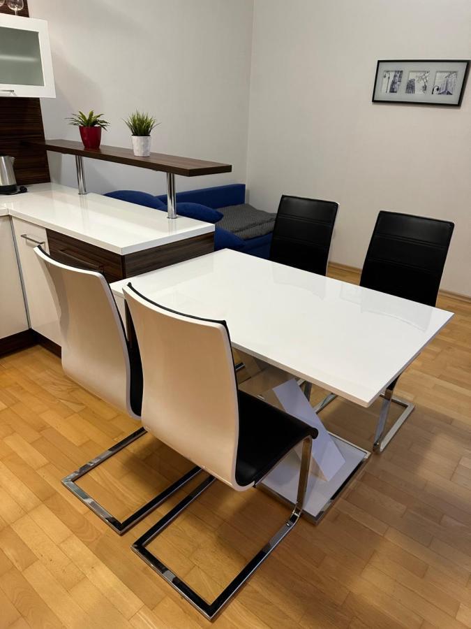 Apartments Spacilova Nearly Center Komarov Екстер'єр фото