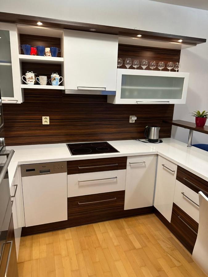 Apartments Spacilova Nearly Center Komarov Екстер'єр фото