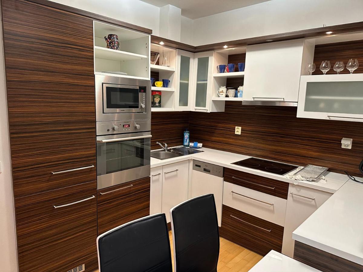 Apartments Spacilova Nearly Center Komarov Екстер'єр фото